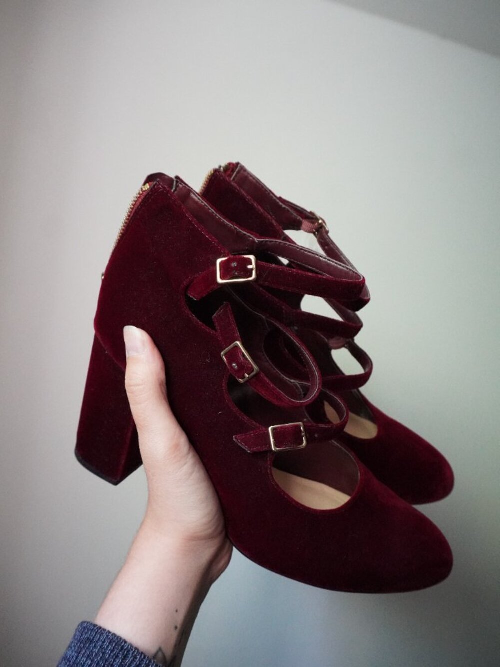 Bella Vita Red Burgundy Velvet Chunky Heel Shoes Size 11W Leather Sole